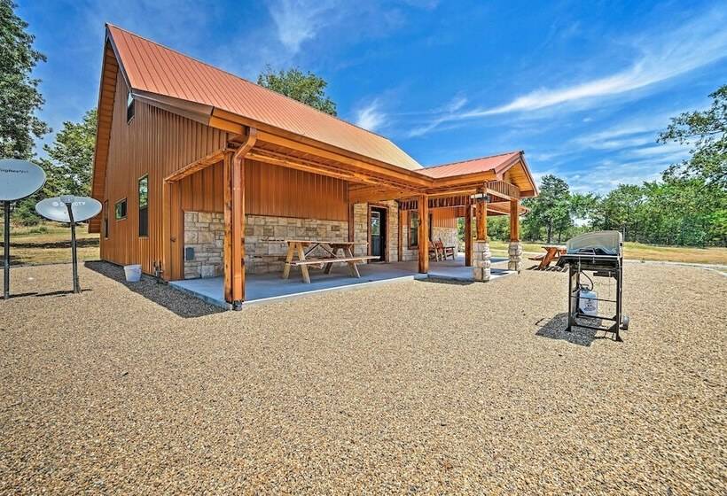 Talihina Retreat W/ Kiamichi River Access!