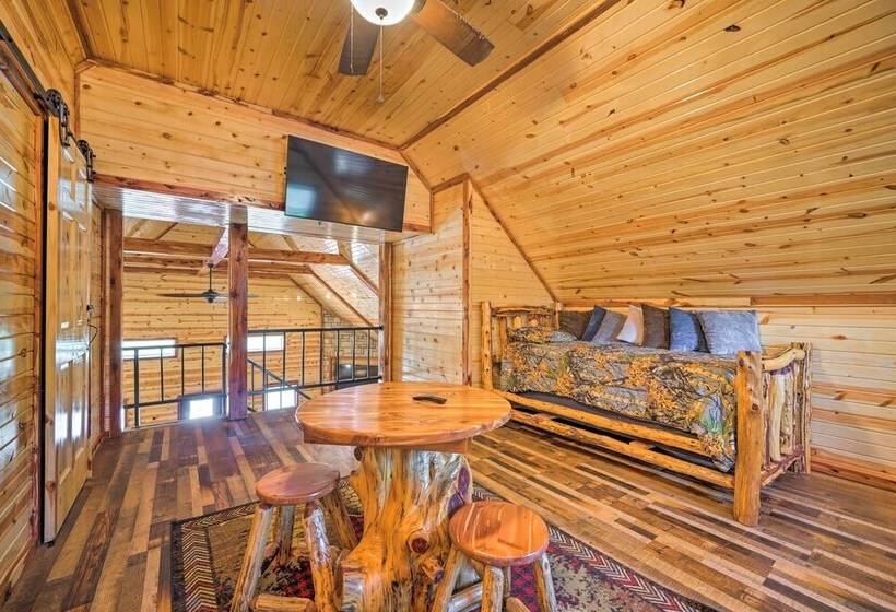 Talihina Retreat W/ Kiamichi River Access!