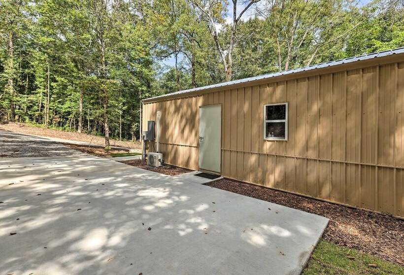 Tallassee Cabin W/ Forest Views Near Creek!