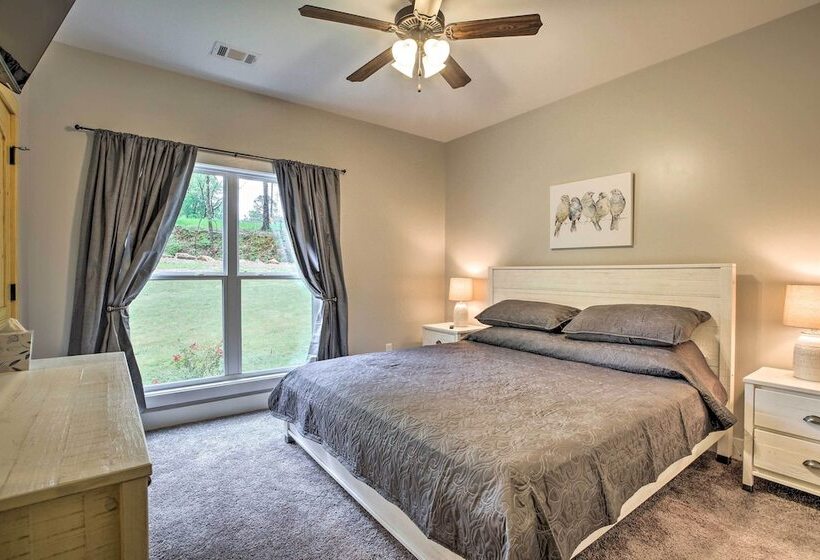 Tallassee Creekside Cabin W/ Forest Views!