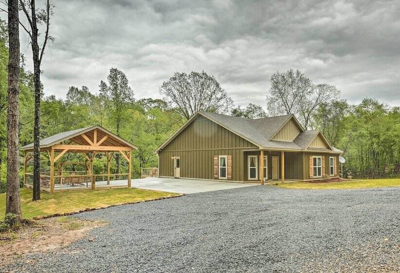 Tallassee Creekside Cabin W/ Forest Views!