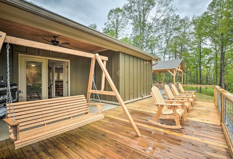 Tallassee Creekside Cabin W/ Forest Views!
