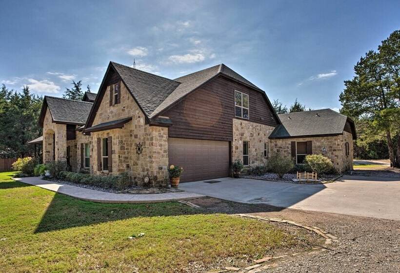 14 Acre Terrell Ranch Escape W/ Pool & Fire Pit!