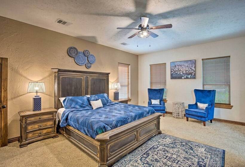 14 Acre Terrell Ranch Escape W/ Pool & Fire Pit!