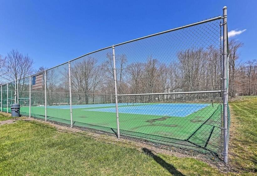 Poconos Home Near Lake W/ Hot Tub: Private Pool