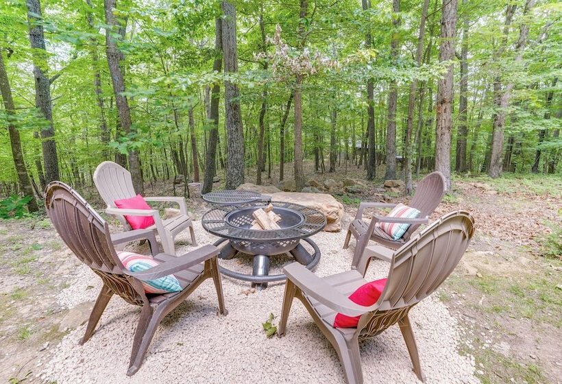 Cabin W/ Deck & Screened In Porch In New Market!