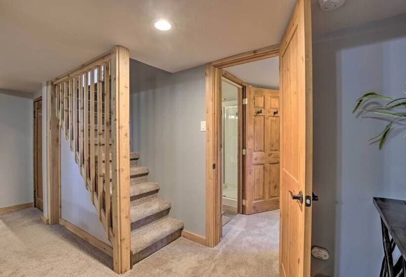 The Sundance Cottage W/ Patio   Near Mt Hood!