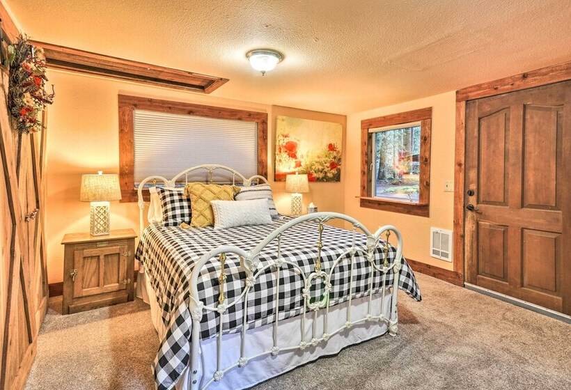 The Sundance Cottage W/ Patio   Near Mt Hood!