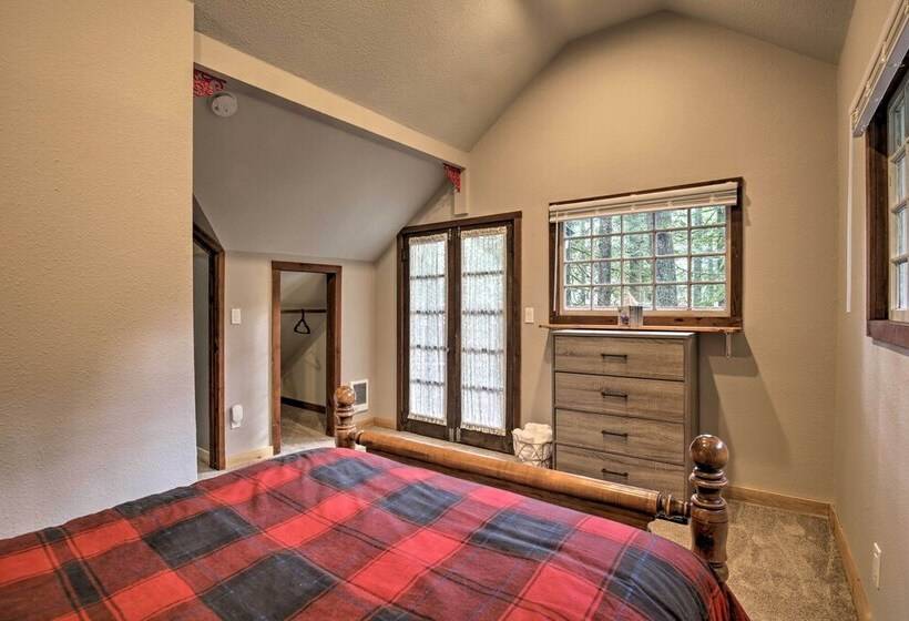 The Sundance Cottage W/ Patio   Near Mt Hood!