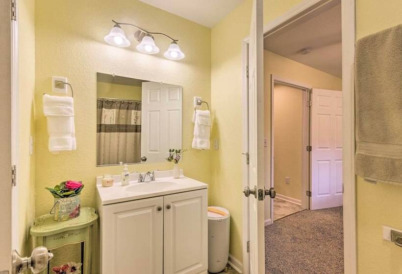 The Sunshine Cottage Hendersonville Rental!