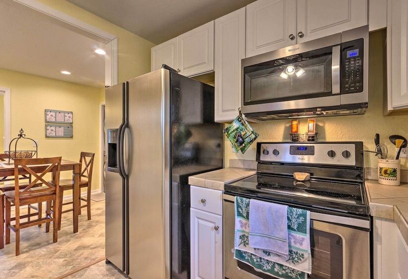 The Sunshine Cottage Hendersonville Rental!