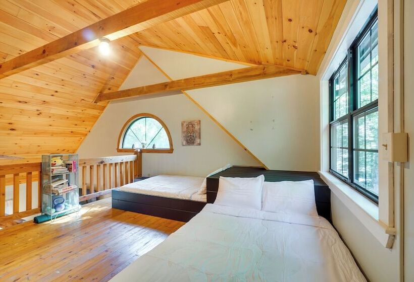 Townsend Cabin W/ Deck ~ 7 Mi To Nat L Park!