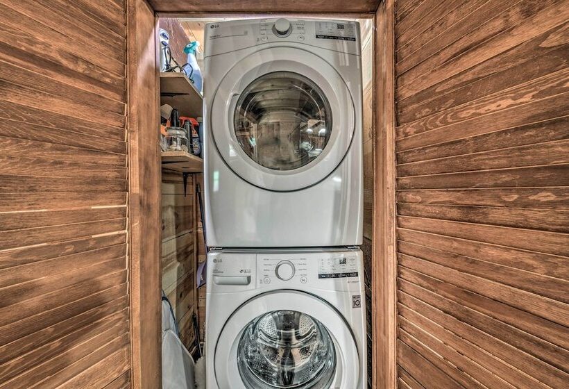 Tree Lined  Polly S Perch  W/ Mountain Views!