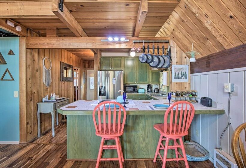 Unique Camano Cabin W/ Mountain + Water Views