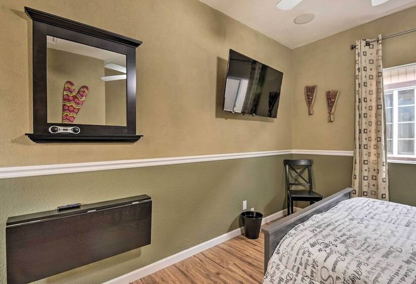 Updated Bay Area Abode Near Beach & Dtwn Sf!