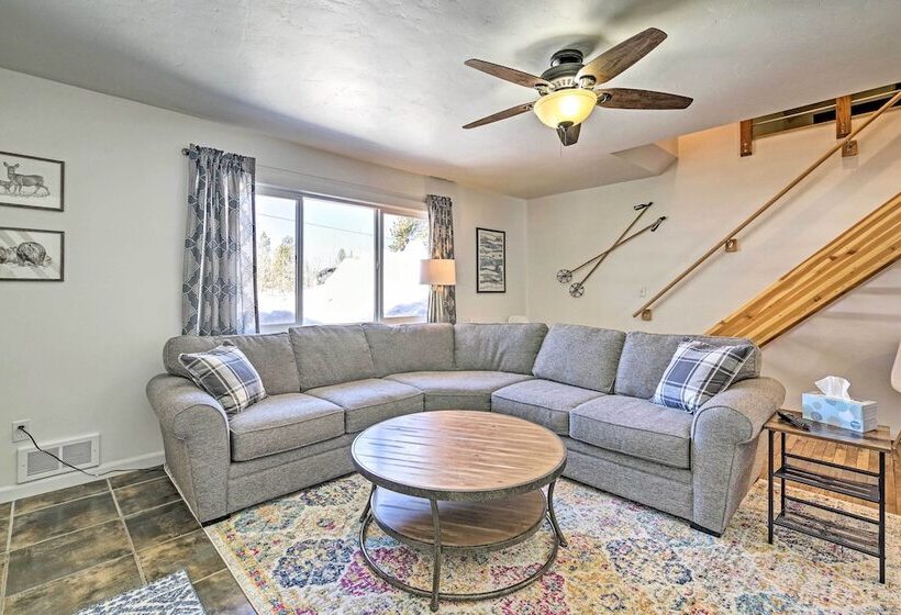 Updated Rustic Retreat Cabin: Walk To Payette Lake