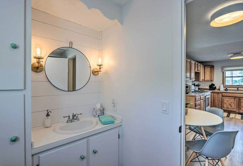 Updated Traverse City Home   Steps To Bay!