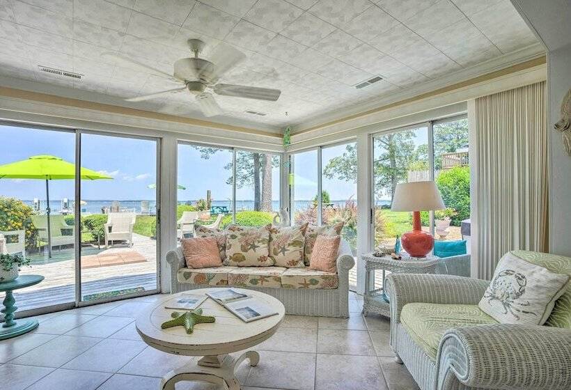 Urbanna Waterfront Retreat: Pier & Gas Grill!