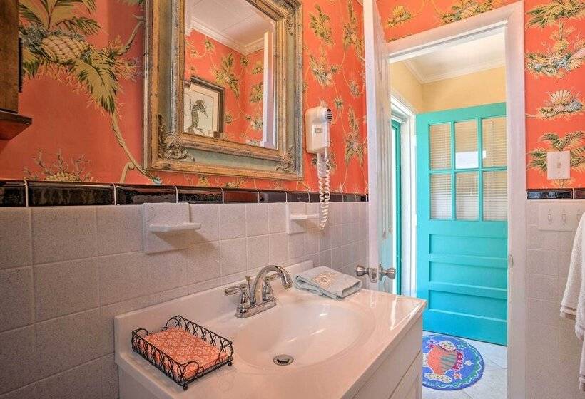 Urbanna Waterfront Retreat: Pier & Gas Grill!