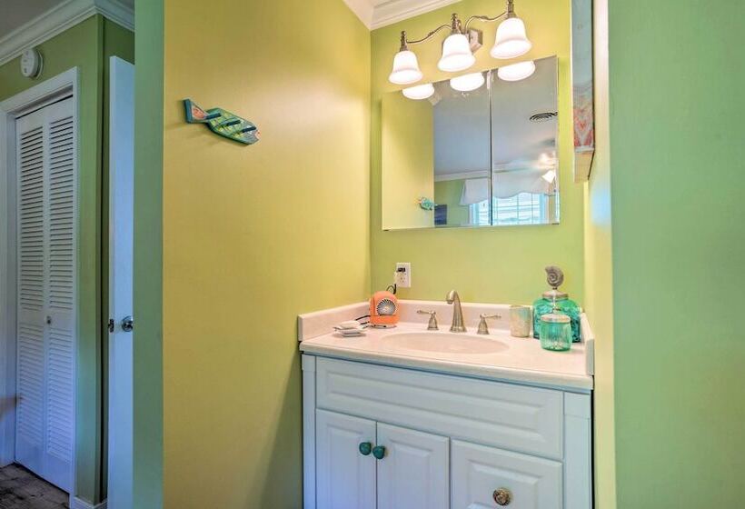 Urbanna Waterfront Retreat: Pier & Gas Grill!