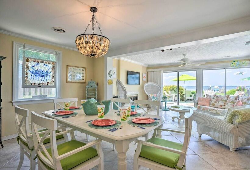 Urbanna Waterfront Retreat: Pier & Gas Grill!