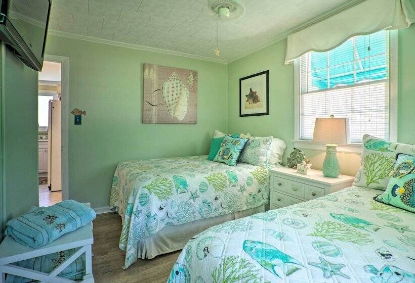 Urbanna Waterfront Retreat: Pier & Gas Grill!