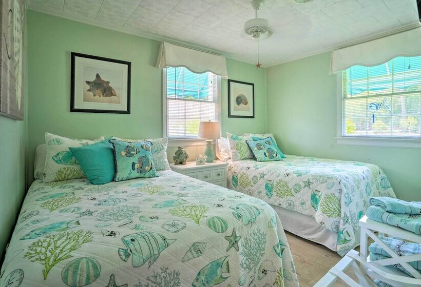 Urbanna Waterfront Retreat: Pier & Gas Grill!