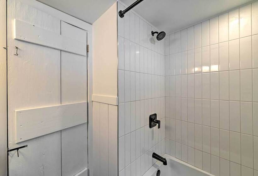 Vermont Ski Chalet ~ 5 Mi To Magic Mountain