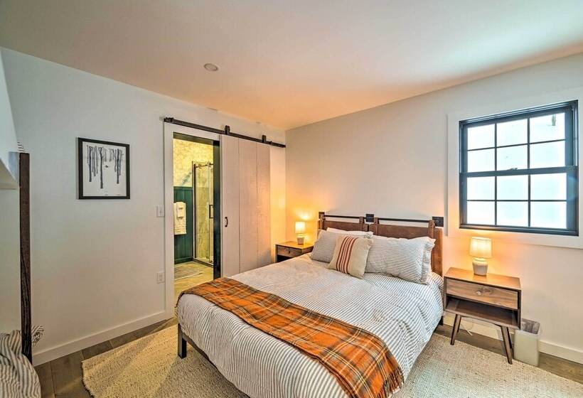 Vermont Ski Chalet ~ 5 Mi To Magic Mountain