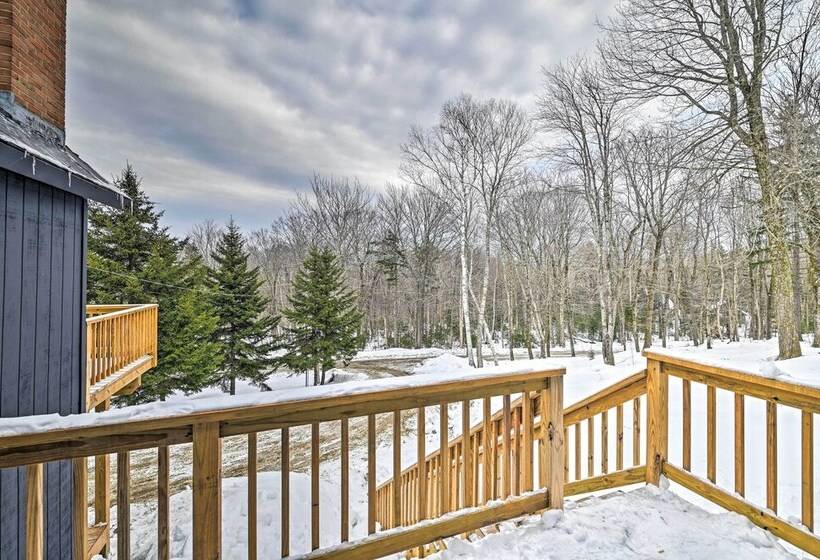 Vermont Ski Chalet ~ 5 Mi To Magic Mountain