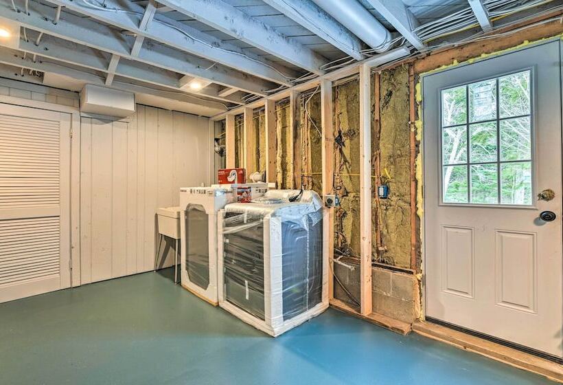 Vermont Ski Chalet ~ 5 Mi To Magic Mountain