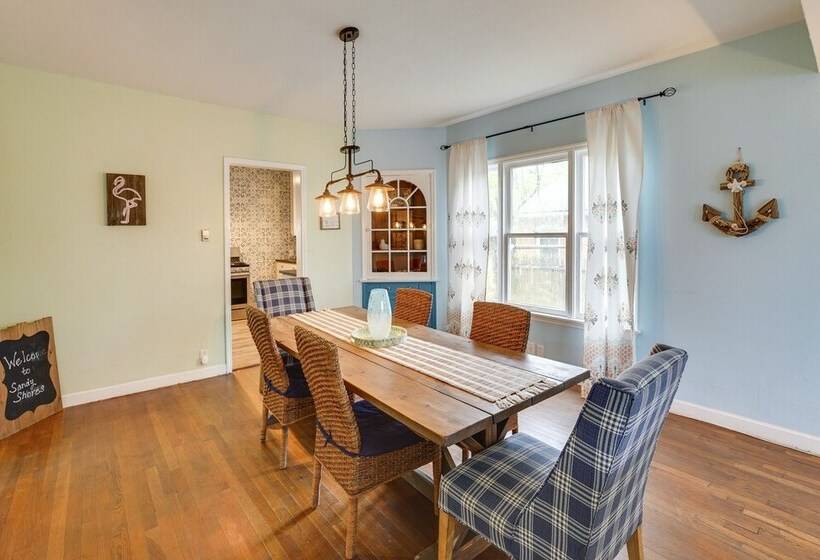 Vintage Corpus Christi Home   2 Blocks From Beach!