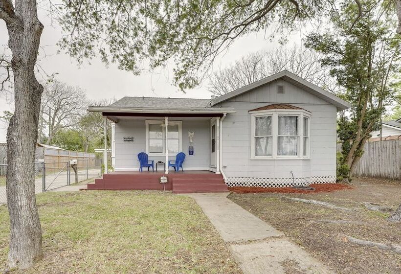 Vintage Corpus Christi Home   2 Blocks From Beach!