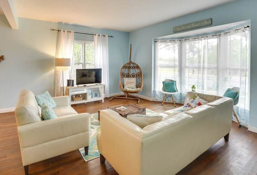 Vintage Corpus Christi Home   2 Blocks From Beach!