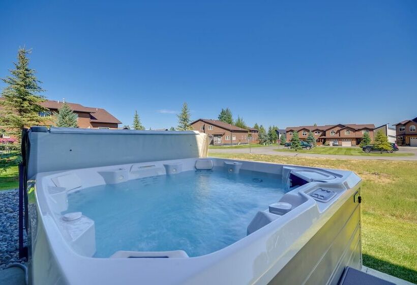 Vivid Home On Red Lodge Mountain Golf Course!