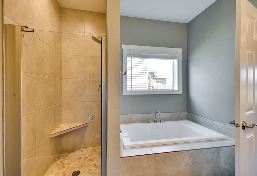 Vivid Home On Red Lodge Mountain Golf Course!