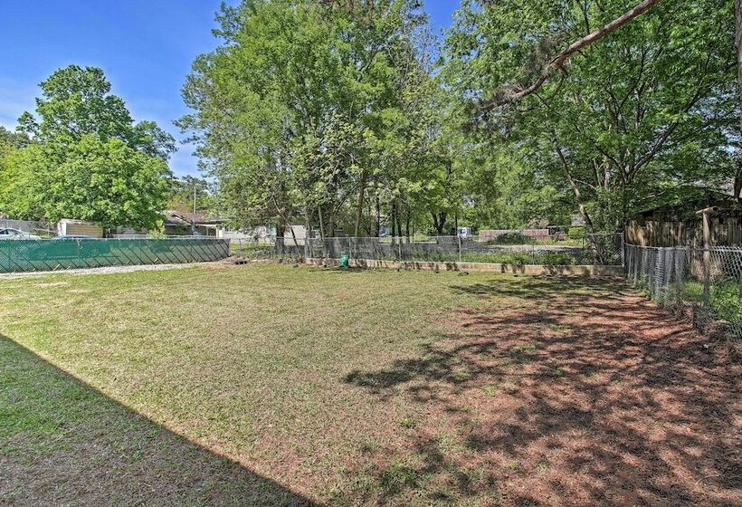 Walk To Oaklawn Racing: Hot Springs Home!