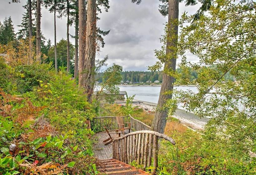 Waterfront Bainbridge Island Home: Stunning Views!
