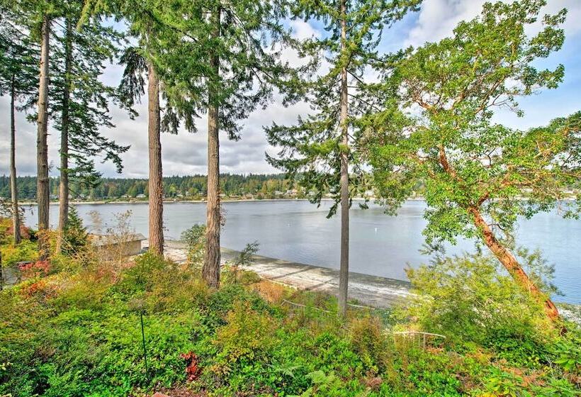 Waterfront Bainbridge Island Home: Stunning Views!