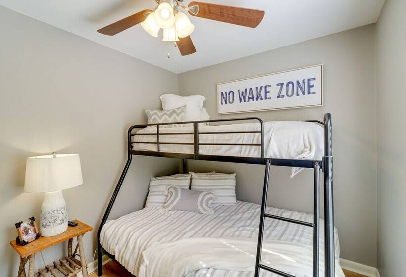 Waterfront Greers Ferry Lake Vacation Rental!