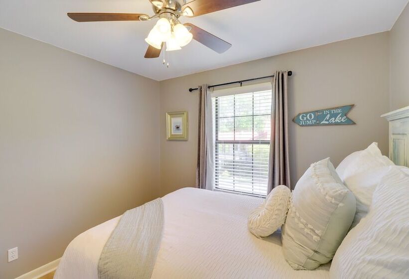 Waterfront Greers Ferry Lake Vacation Rental!