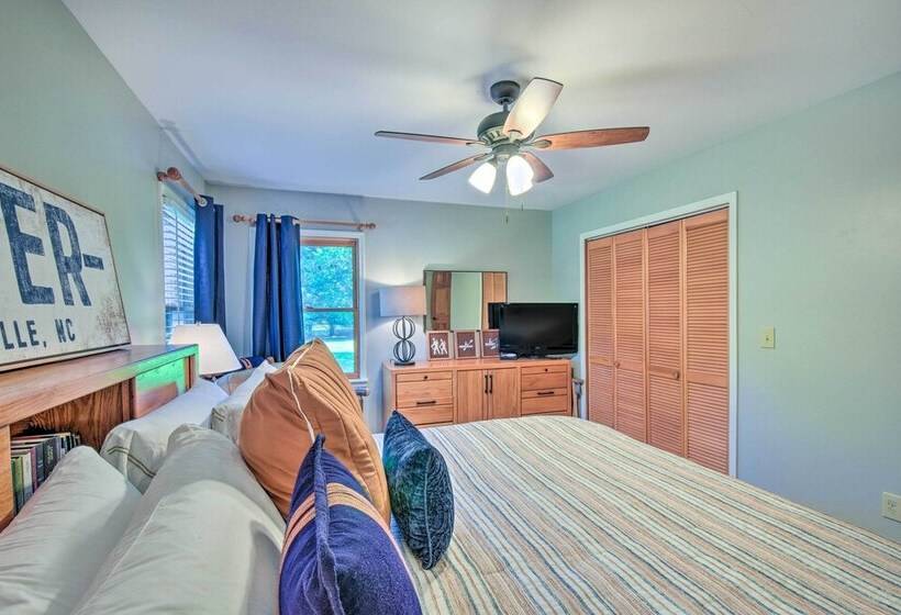 Waterfront Hayesville Home W/ Kayaks & River Views