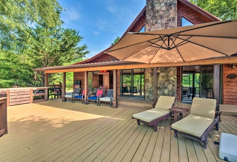 Waterfront Hayesville Home W/ Kayaks & River Views