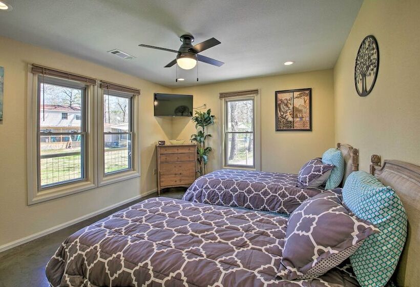 Kayaks & Boat Slip: Waterfront Hot Springs Home!