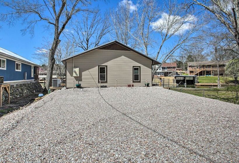 Kayaks & Boat Slip: Waterfront Hot Springs Home!