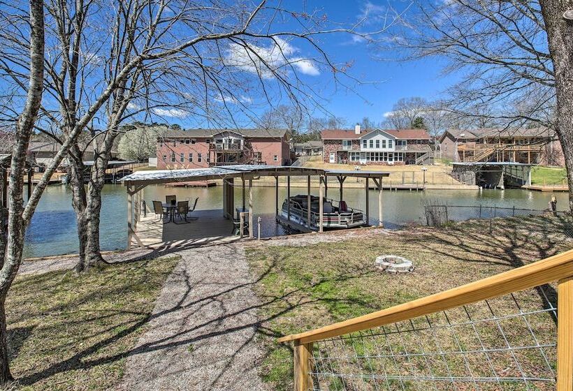 Kayaks & Boat Slip: Waterfront Hot Springs Home!