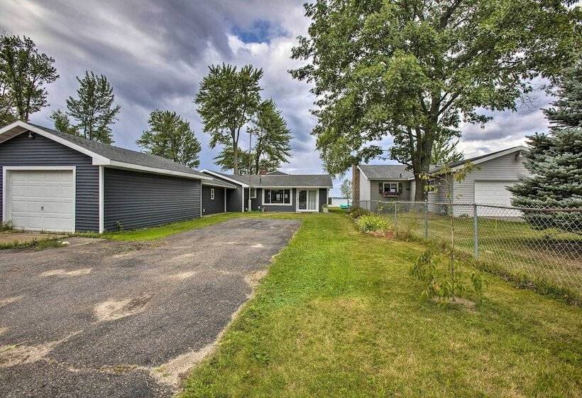 Waterfront Houghton Lake Cabin W/private Dock