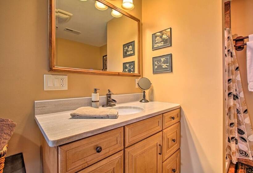 Waterfront Lake Koshkonong Home W/ Pier & Fire Pit