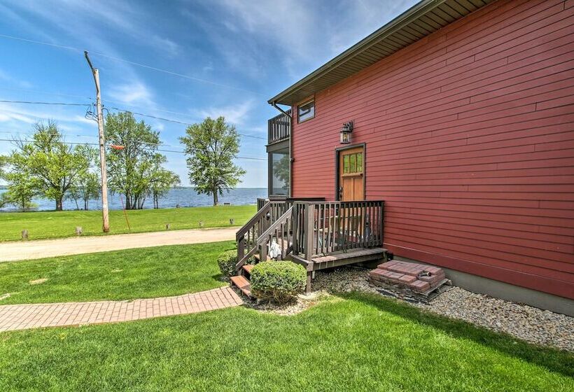 Waterfront Lake Koshkonong Home W/ Pier & Fire Pit