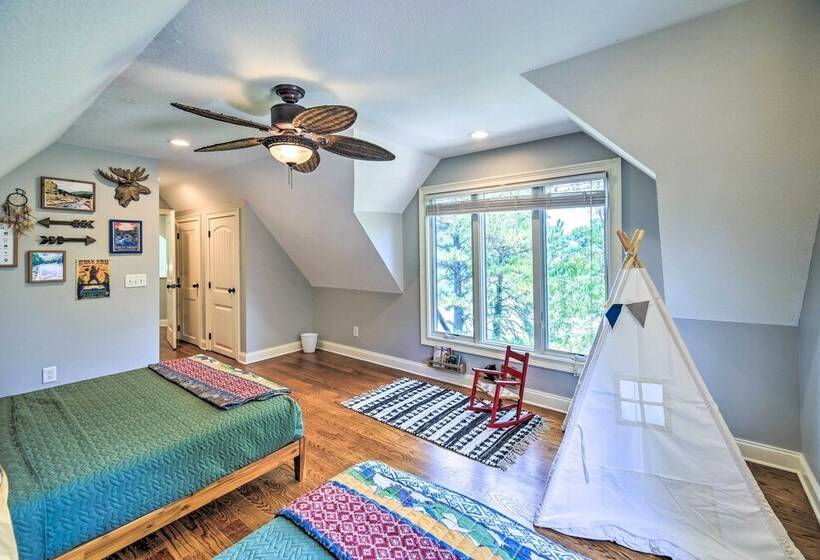 Waterfront Piney Flats Home W/ Private Dock!